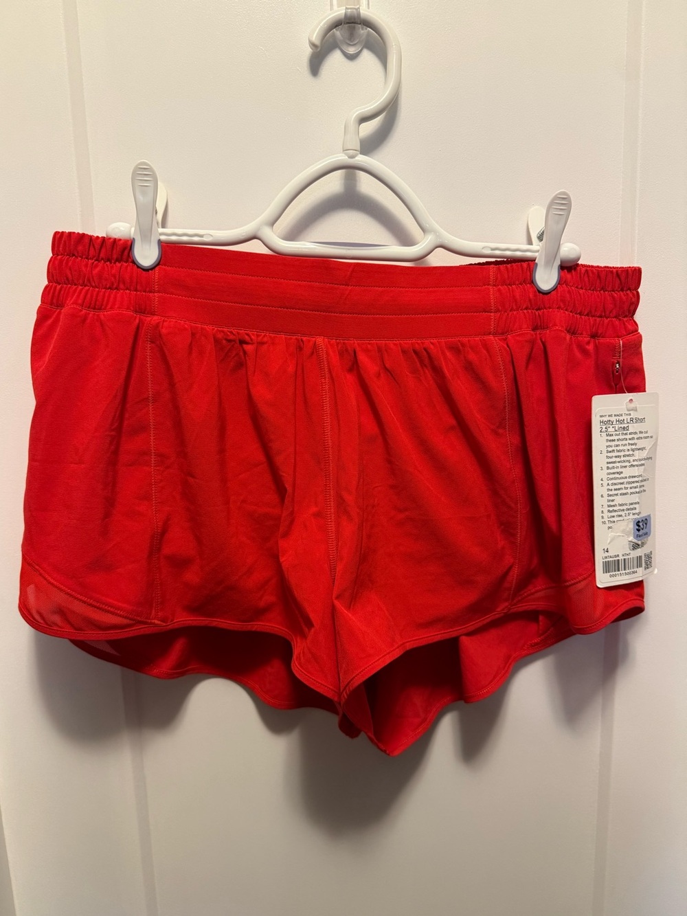 lululemon athletica Red Women's Hotty Hot LR shorts - 2.5” inseam